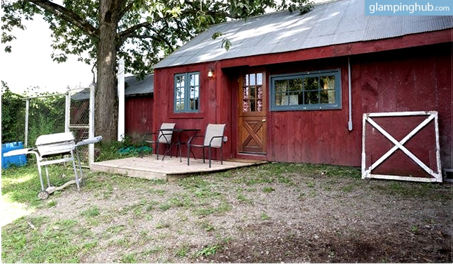 getaway-nyc-unique-renovated-barn-27-acre-farm